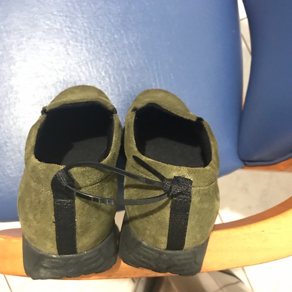 Sonoma Life + Style leather suede slip-on clogs - Picture 14 of 14